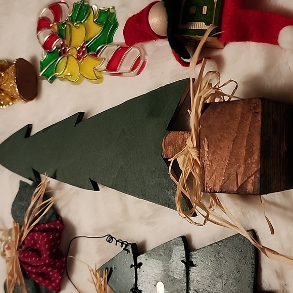 VINTAGE  CHRISTMAS ORNAMENTS 🎄 ✨️  ( 6 PIECE  TOTAL  ) - Picture 4 of 7